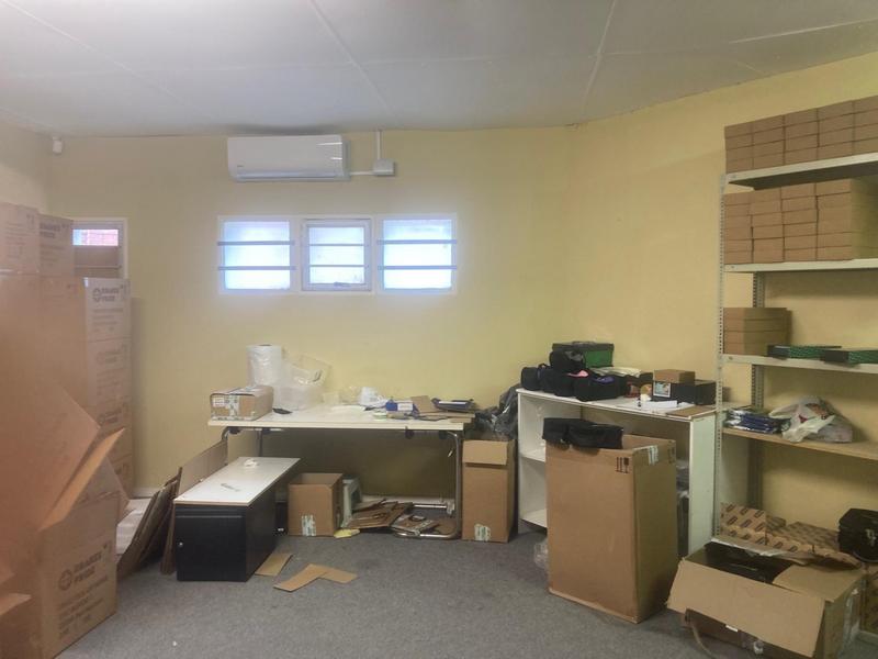 To Let Commercial Property for Rent in Newton Park Eastern Cape